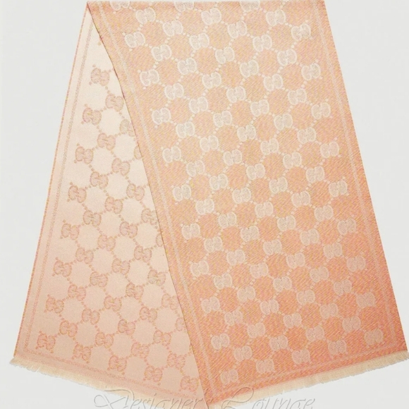 Gucci Jumbo GG Logo Scarf - Picture 5 of 8